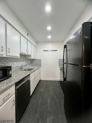 666 Mill St 8, Belleville Twp., NJ 07109