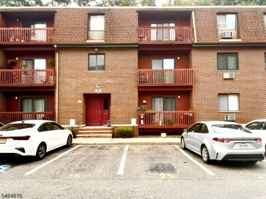 666 Mill St 8, Belleville Twp., NJ 07109 — photo 2