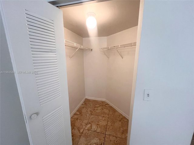 17602 NW 25th Ave 305, Miami Gardens, FL 33056