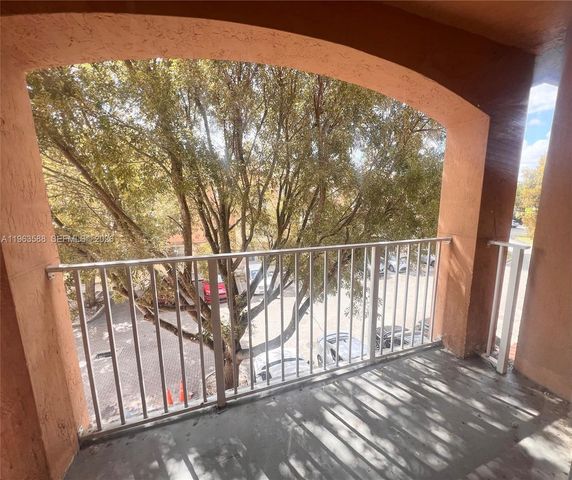 17602 NW 25th Ave 305, Miami Gardens, FL 33056