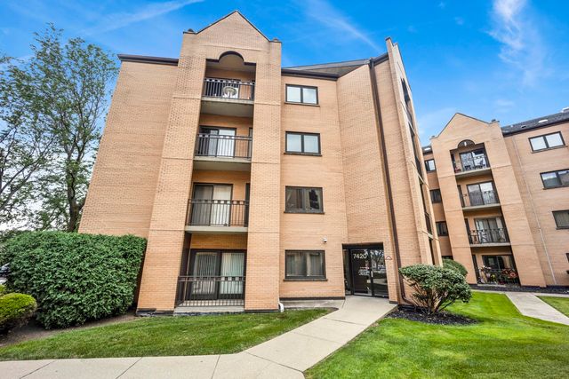 7420 W Lawrence Avenue 411, Harwood Heights, IL 60706