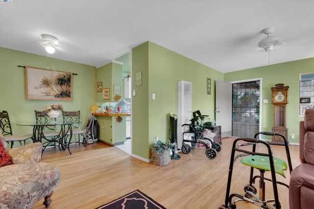1916 E 30Th St, Oakland, CA 94606