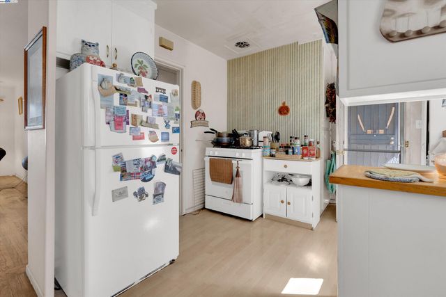 1916 E 30Th St, Oakland, CA 94606