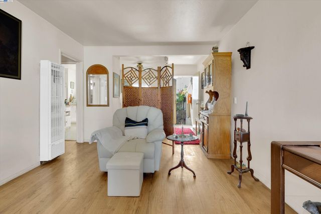 1916 E 30Th St, Oakland, CA 94606