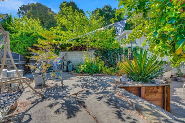 1916 E 30Th St, Oakland, CA 94606