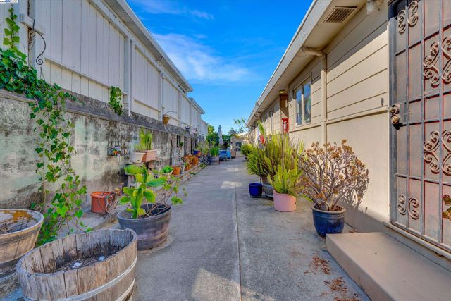 1916 E 30Th St, Oakland, CA 94606