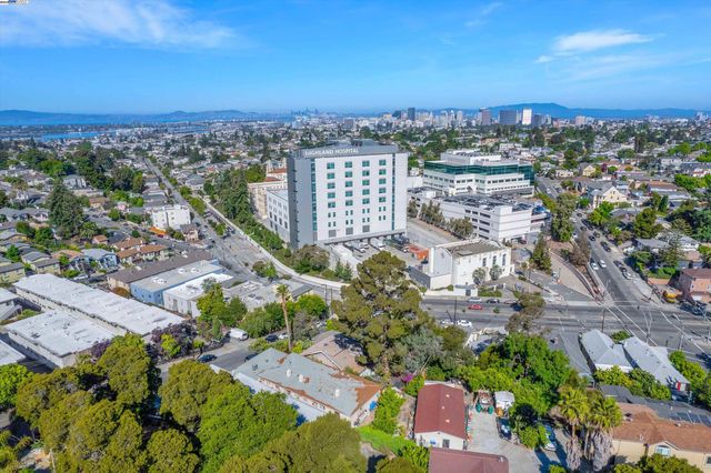 1916 E 30Th St, Oakland, CA 94606