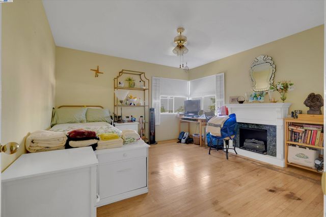 1916 E 30Th St, Oakland, CA 94606