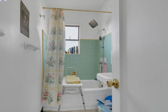 1916 E 30Th St, Oakland, CA 94606