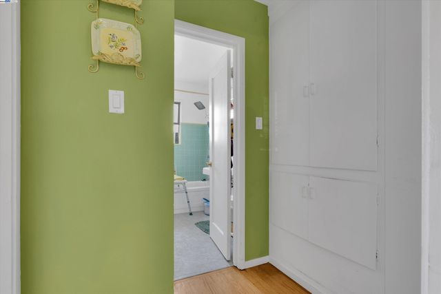 1916 E 30Th St, Oakland, CA 94606