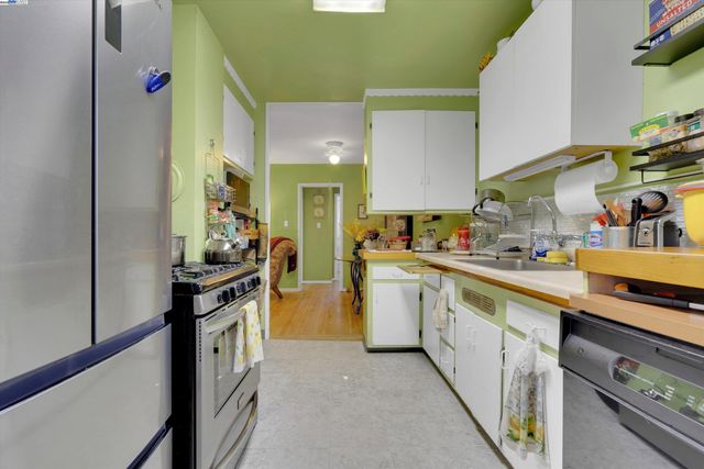 1916 E 30Th St, Oakland, CA 94606