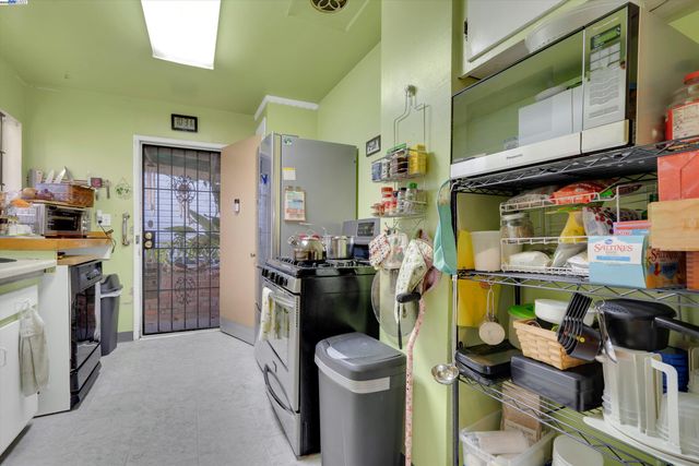 1916 E 30Th St, Oakland, CA 94606