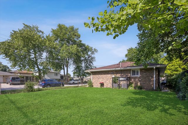 14000 S Hoxie Avenue, Burnham, IL 60633