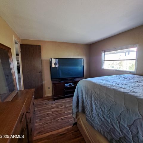 214 E MARY LOU Court, Queen Valley, AZ 85118