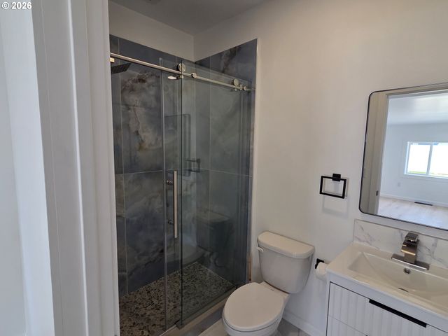 2812 N 4TH St, La Grande, OR 97850