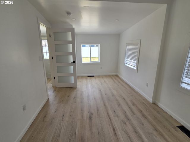 2812 N 4TH St, La Grande, OR 97850