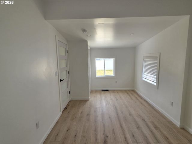 2812 N 4TH St, La Grande, OR 97850