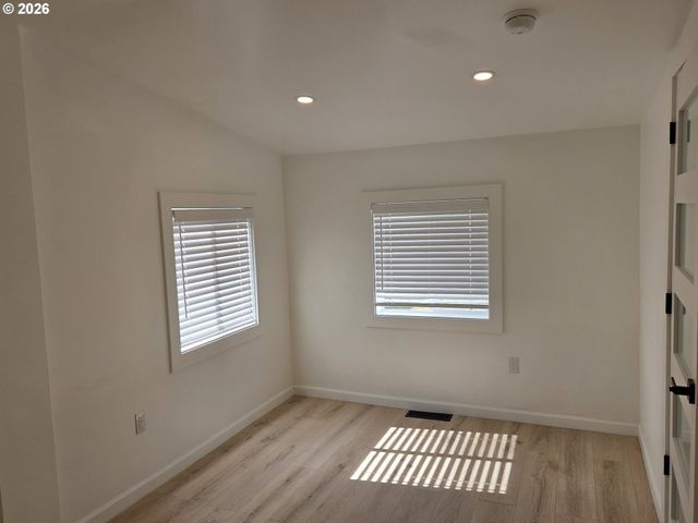 2812 N 4TH St, La Grande, OR 97850