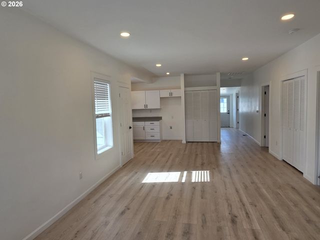 2812 N 4TH St, La Grande, OR 97850