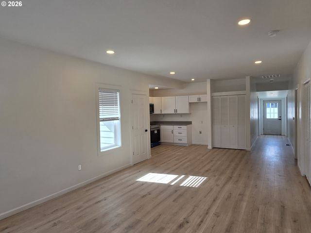 2812 N 4TH St, La Grande, OR 97850