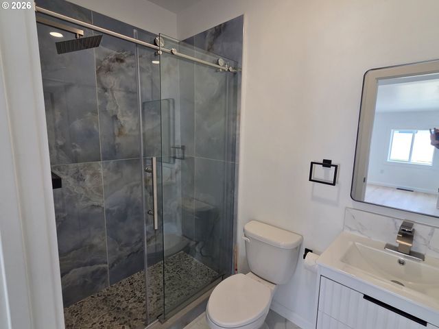 2812 N 4TH St, La Grande, OR 97850