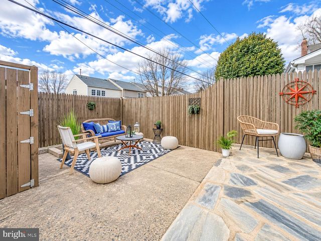 2120 N BRANDYWINE ST, Arlington, VA 22207