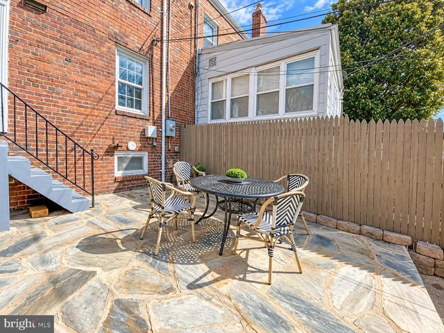 2120 N BRANDYWINE ST, Arlington, VA 22207