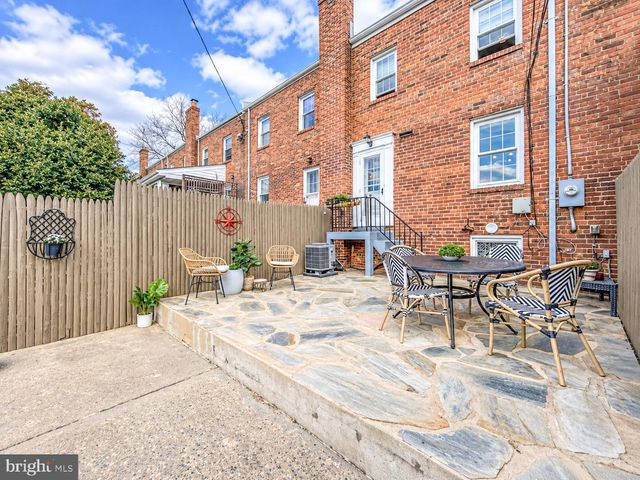 2120 N BRANDYWINE ST, Arlington, VA 22207