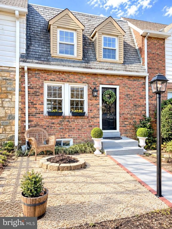 2120 N BRANDYWINE ST, Arlington, VA 22207