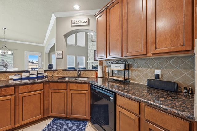 4501 Woodcrest Lane, Mansfield, TX 76063
