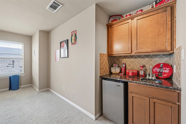 4501 Woodcrest Lane, Mansfield, TX 76063