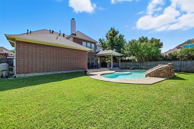 4501 Woodcrest Lane, Mansfield, TX 76063