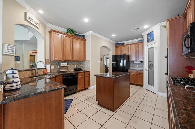4501 Woodcrest Lane, Mansfield, TX 76063