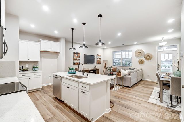 5217 Wyes Oak Lane, Charlotte, NC 28269