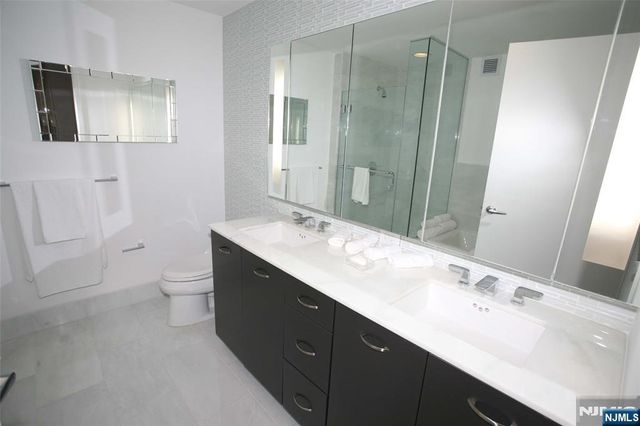 2 2nd Street 1608, Jersey City, NJ 07302