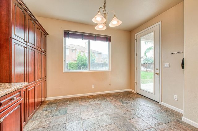 11078 Sawtooth Peak Way, Clovis, CA 93619