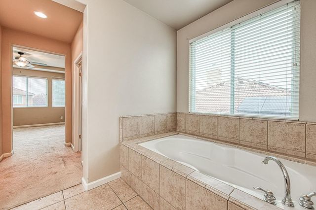 11078 Sawtooth Peak Way, Clovis, CA 93619