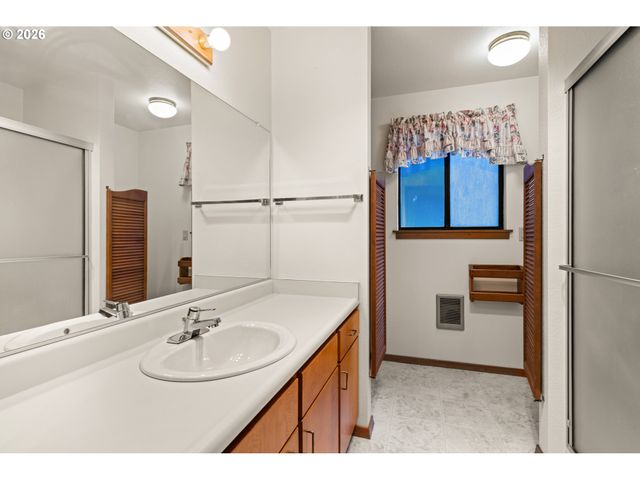 1730 ARCH Ln, Brookings, OR 97415