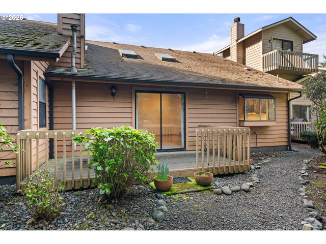 1730 ARCH Ln, Brookings, OR 97415