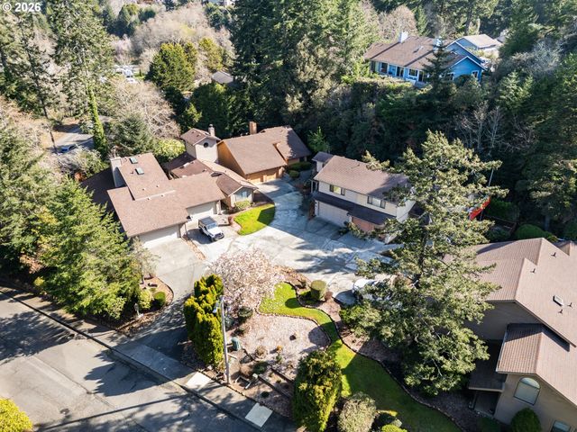1730 ARCH Ln, Brookings, OR 97415