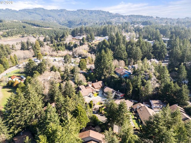 1730 ARCH Ln, Brookings, OR 97415