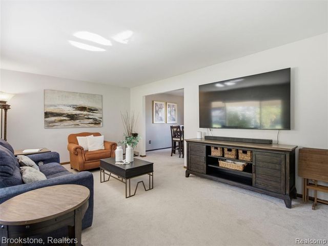 52429 Southdown Road, Shelby Twp, MI 48316