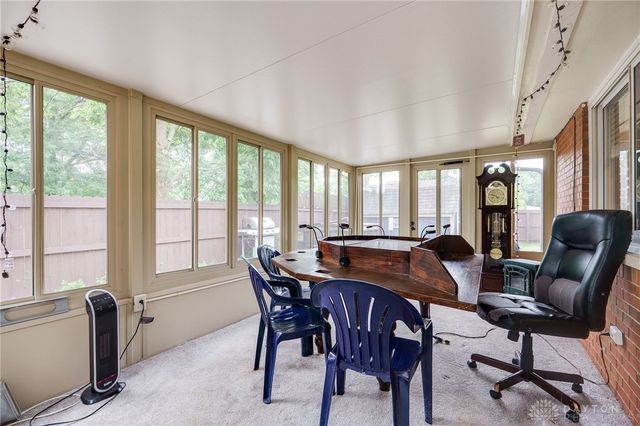 1000 Skyview Drive, West Carrollton, OH 45449