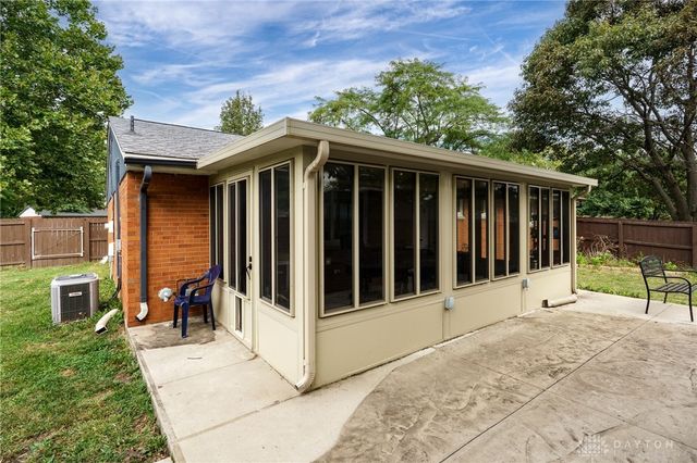 1000 Skyview Drive, West Carrollton, OH 45449
