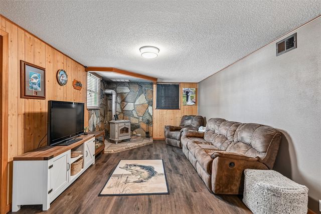 3102 Bayberry Drive SW, Cedar Rapids, IA 52404