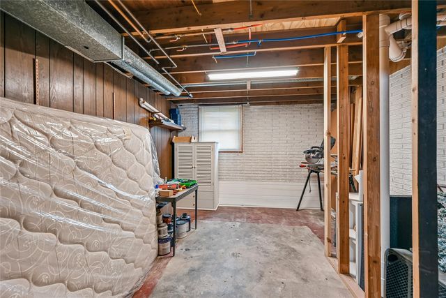 3102 Bayberry Drive SW, Cedar Rapids, IA 52404