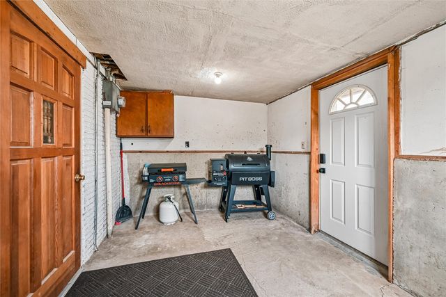 3102 Bayberry Drive SW, Cedar Rapids, IA 52404