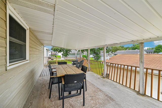3102 Bayberry Drive SW, Cedar Rapids, IA 52404