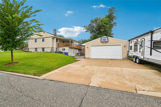 3102 Bayberry Drive SW, Cedar Rapids, IA 52404