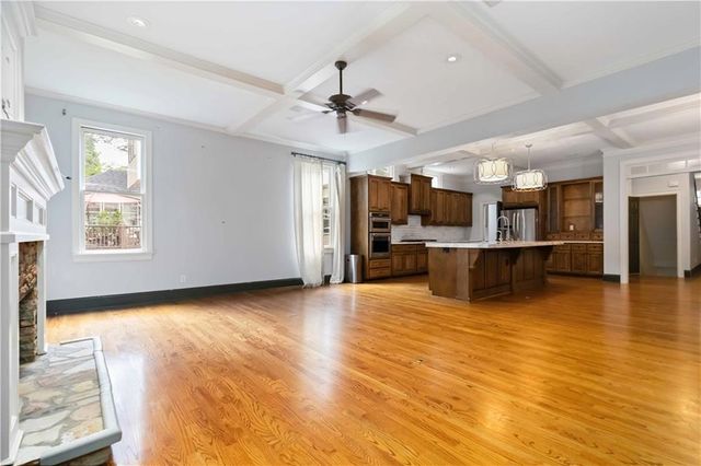 1421 Hedgewood NW Lane, Kennesaw, GA 30152